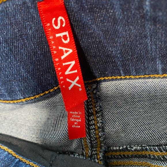 SPANX Women's Cropped Flare Denim Jeans Medium Wash Blue Small Stretch Pull On - Picture 4 of 11